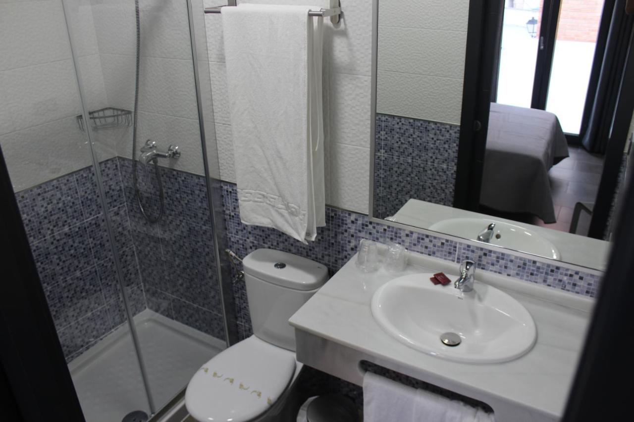 Hostal Maria Jose Conil De La Frontera Exteriör bild