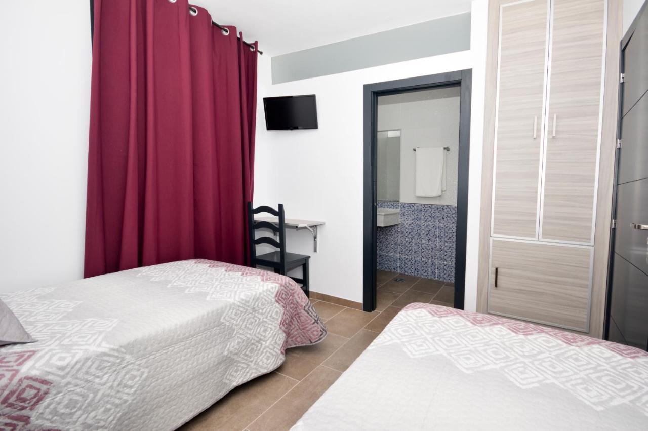 Hostal Maria Jose Conil De La Frontera Exteriör bild