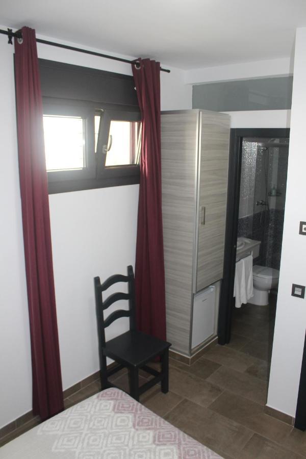 Hostal Maria Jose Conil De La Frontera Exteriör bild