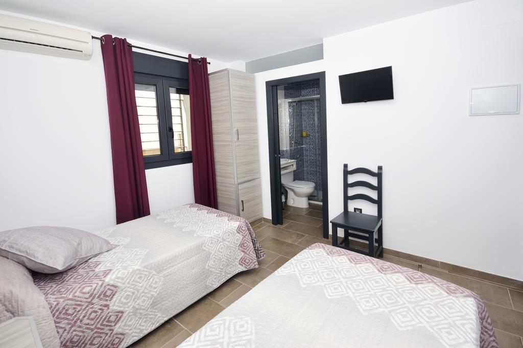 Hostal Maria Jose Conil De La Frontera Exteriör bild