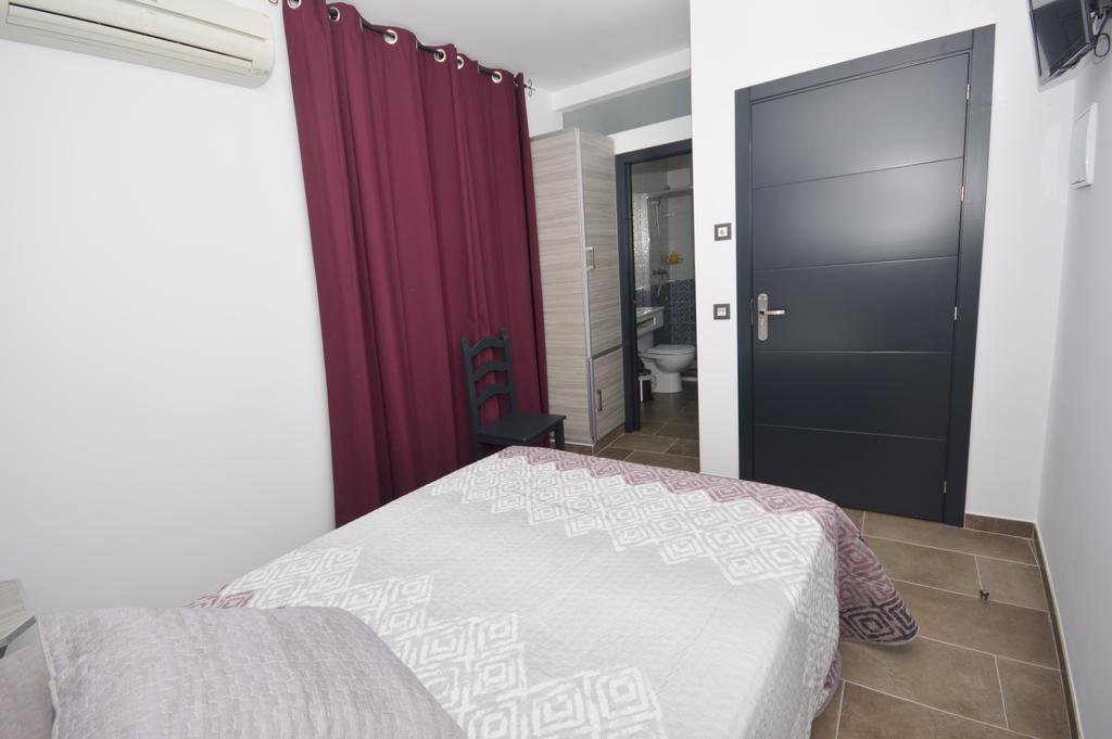 Hostal Maria Jose Conil De La Frontera Exteriör bild