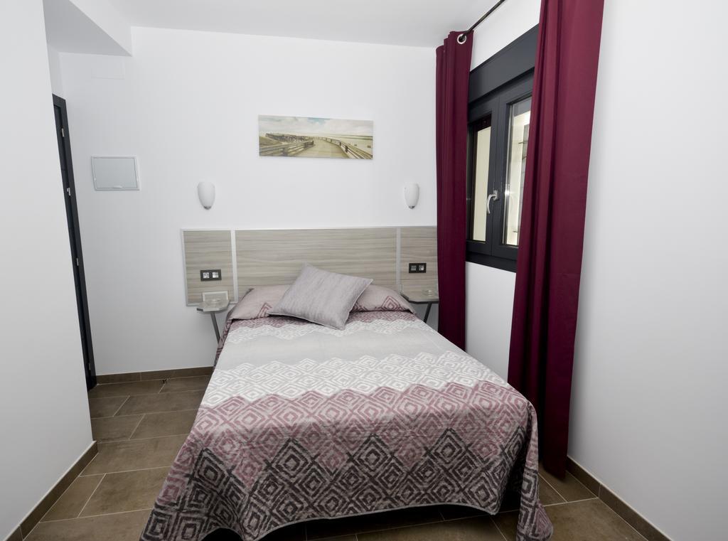 Hostal Maria Jose Conil De La Frontera Exteriör bild